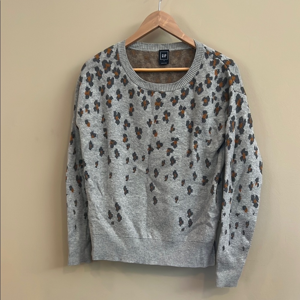 GAP Gray Crew Neck Sweater with Abstract Dot Pattern